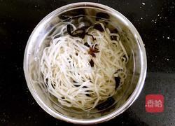 怪味鸡丝凉面的做法图解8