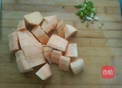 红薯烧肉的做法图解1