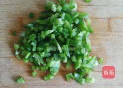 青椒蛋包饭的做法图解2