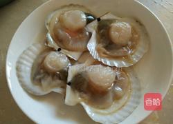 蒜蓉粉丝蒸扇贝的做法图解2