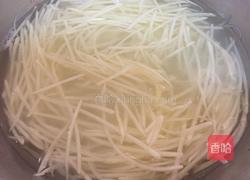 凉拌酸辣土豆丝的做法图解3