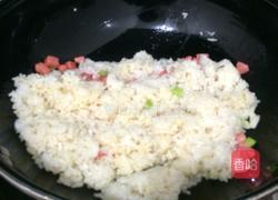 火腿鸡蛋炒饭的做法图解5