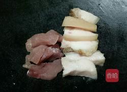 自晒海鱼干煲猪腩肉青菜煲的做法图解3