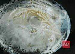 牛肉拌面的做法图解2