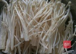 麻辣金针菇的做法图解1