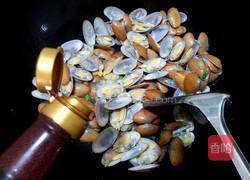 姜葱炒花蛤的做法图解6