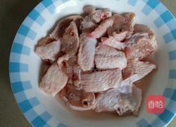 红烧土豆鸡翅的做法图解1