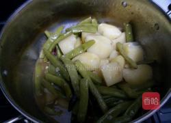 四季豆烧土豆的做法图解8