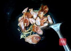 香菇炒鸡肉的做法图解4