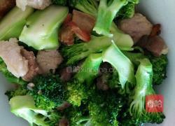 西兰花炒肉的做法图解5