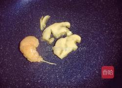 香菇炖鸡汤的做法图解3