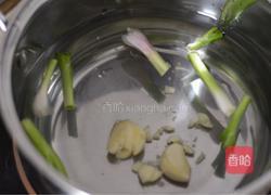 丝瓜番茄汤的做法图解2