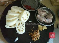 菜脯莲藕煲排骨的做法图解4