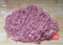 猪肉豆角馅包子的做法图解1