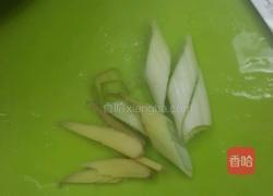 紫菜玉米排骨汤的做法图解2