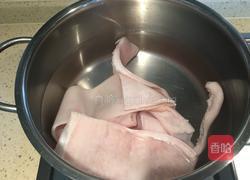 黄瓜拌猪皮的做法图解1