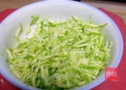 韭菜西葫芦饺子的做法图解4