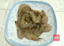 辣椒炒虾的做法图解1