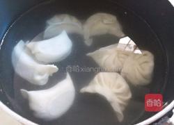 酸汤饺子的做法图解2