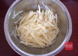 土豆炒鸡蛋的做法图解2