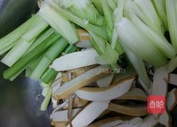 香干炒芹菜的做法图解2
