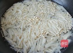 金针菇鸡蛋面的做法图解2