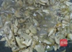 辣椒炒巴西菇的做法图解5
