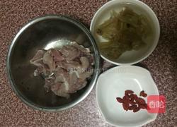 花胶瘦肉汤的做法图解1