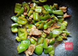青椒炒肉的做法图解10