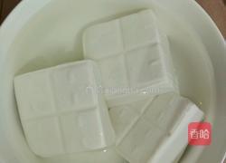 鱼头豆腐汤的做法图解2