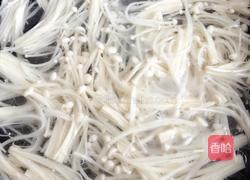 金针菇炒蛋的做法图解4