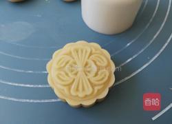 广式莲蓉月饼的做法图解13