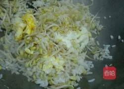 绿豆芽蛋炒饭的做法图解6