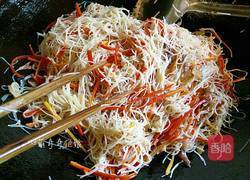 绿豆芽炒面的做法图解12