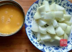 炒洋葱的做法图解1