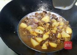 土豆炖牛肉的做法图解8