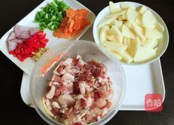 土豆肉丁盖浇饭的做法图解2