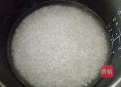 绿豆芽蛋炒饭的做法图解1
