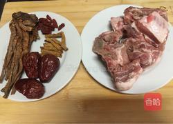 红枣当归排骨汤的做法图解1