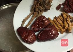 红枣当归排骨汤的做法图解5