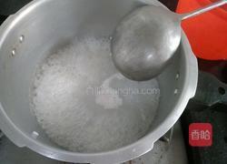 皮蛋瘦肉粥的做法图解5