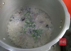 皮蛋瘦肉粥的做法图解8