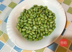 毛豆排骨汤的做法图解2