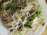 绿豆芽炒韭菜