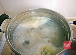 皮蛋瘦肉粥的做法图解3