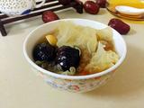 银耳红枣莲子羹