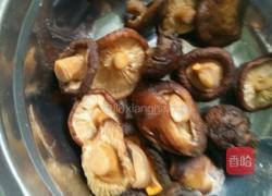小白菜炒香菇的做法图解2