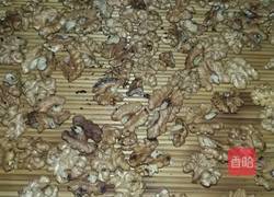 琥珀核桃仁的做法图解3