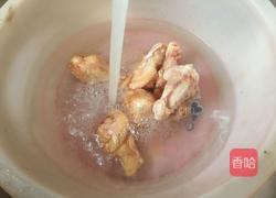 土豆炒鸡的做法图解1