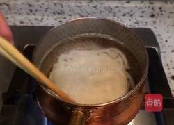鲜虾炒乌冬面的做法图解1